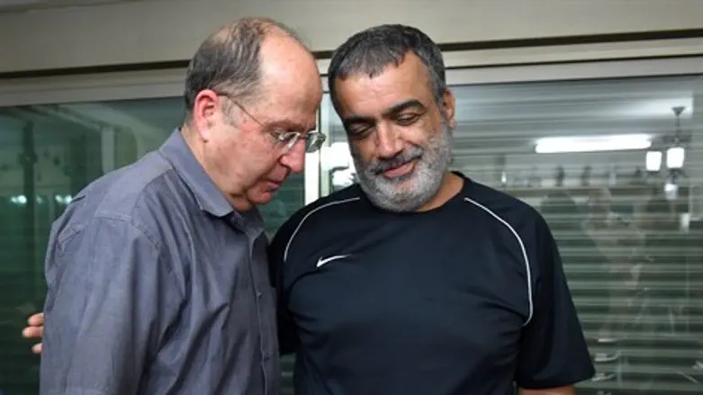 יעלון עם אביו של אורון שאול הי"ד