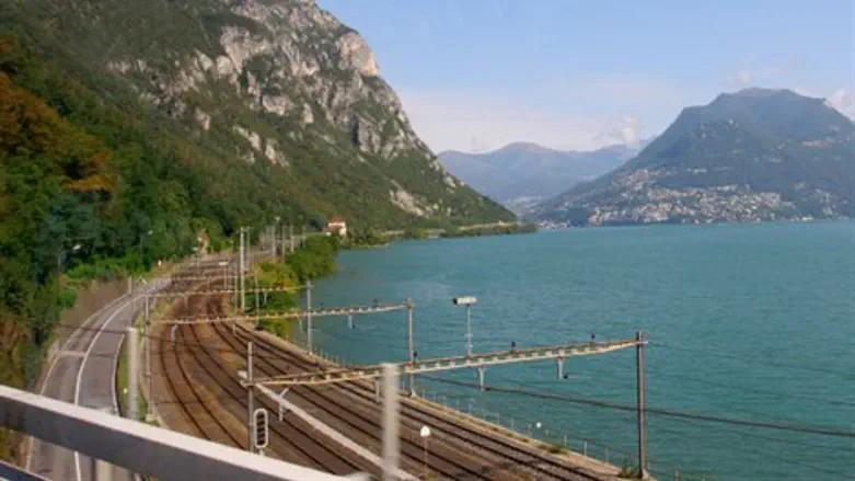 פסי רכבת בשוויץ. ארכיון