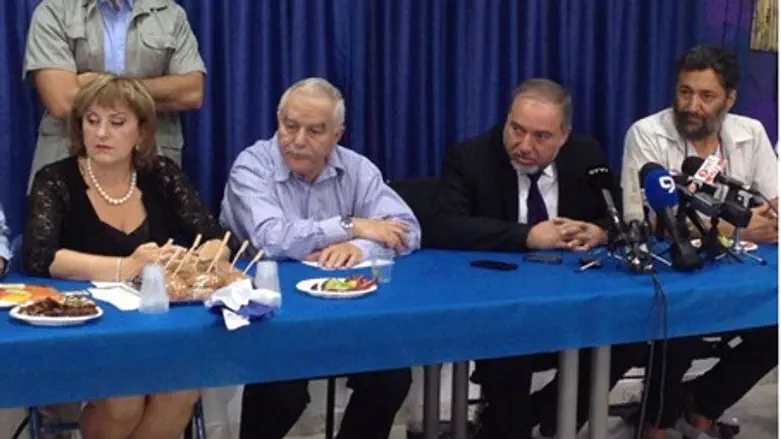 Авигдор Либерман в Хоф-Ашкелоне