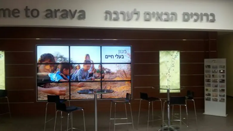 כסאות ריקים בתיירות