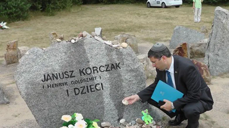 סגן השר וורצמן בפולין