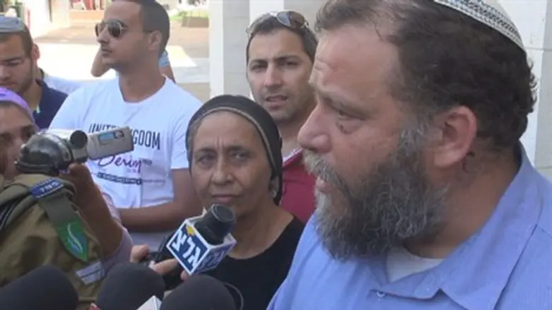 החתן מחמוד ובנצי גופשטיין בבית המשפט