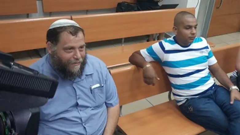 החתן מחמוד ובנצי גופשטיין בבית המשפט