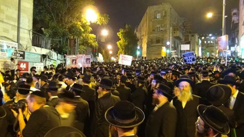 הפגנת החרדים. הערב