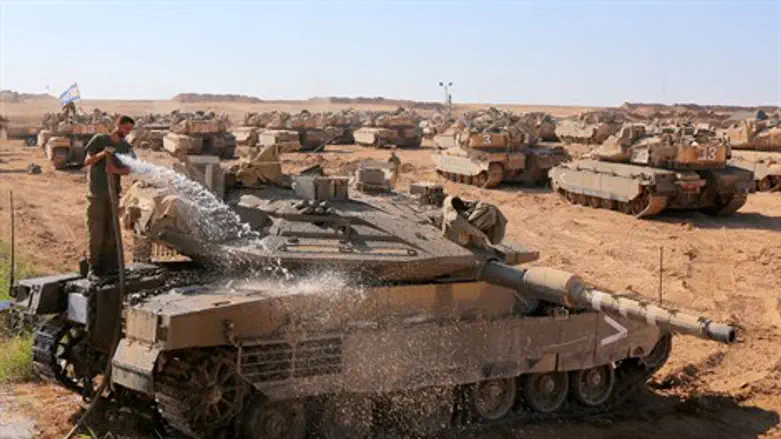 טנקים בגבול הרצועה