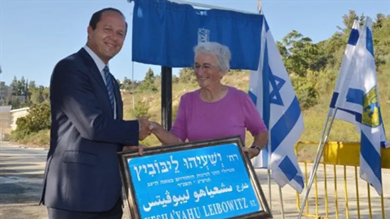 ברקת עם בתו של ליבוביץ' ד"ר מירה עפרן