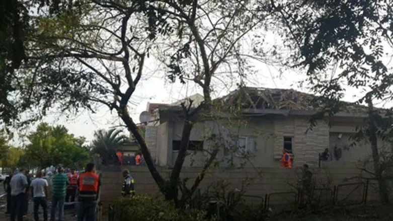 Прямое попадание ракеты в дом в Ашкелоне
