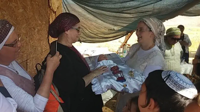 הברית שנערכה במעוז אסתר