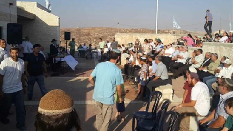 מבנה קבע ראשון במצפה אשתמוע