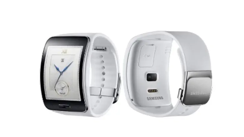 תצוגה מעוגלת, טיזן, ואפשרות לסים. ה-Gear S