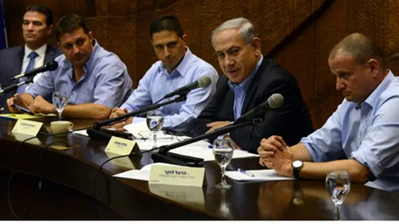 Prime Minister Netanyahu meets with heads of