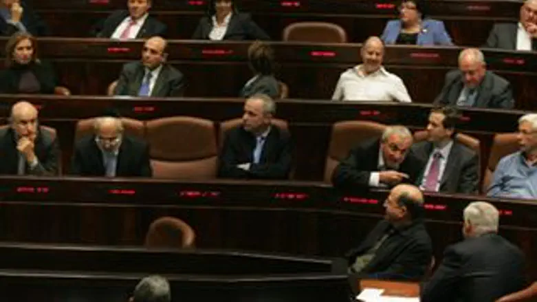 בדיקות שמיעה. הכנסת ה- 18