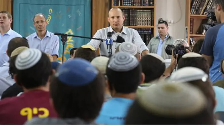 Naftali Bennett at Mekor Chaim yeshiva high s