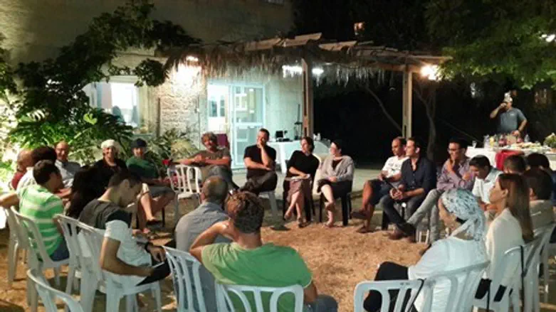 בבית משפחת שעאר