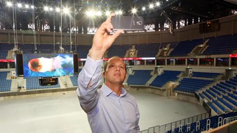 ברקת באולם החדש