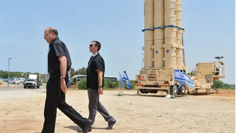 Defense Minister Moshe Ya'alon at Arrow 2 tes