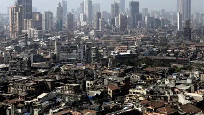 היערכות זהירה במומבאי