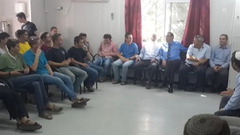 השר פירון במקור חיים