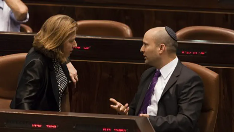 לא היו צריכים להיות בממשלה. בנט ולבני
