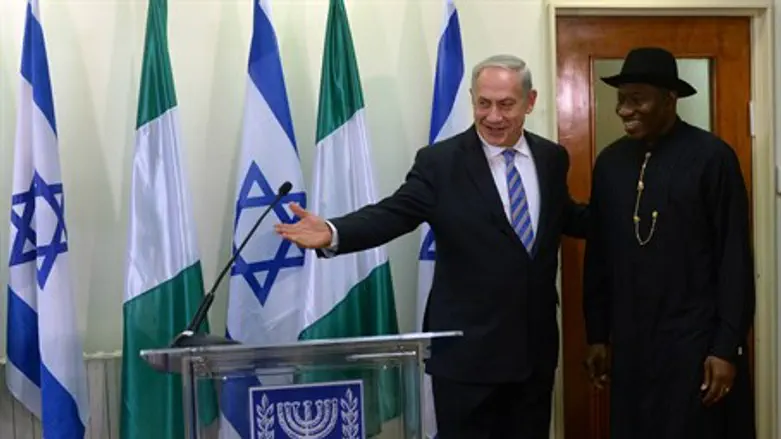 Netanyahu greets President Goodluck Jonathan