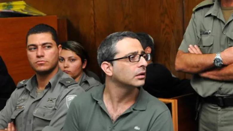 עו"ד פינקלשטיין בבית המשפט