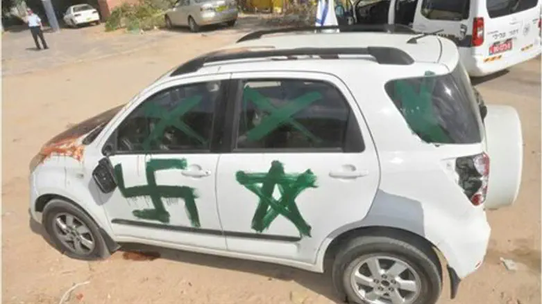 אחד מכלי הרכב שהושחתו