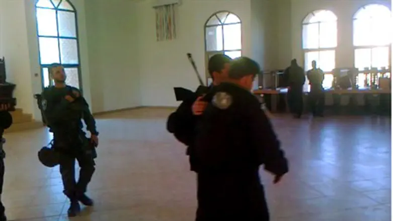 Бойцы МАГАВ в ешиве "Од Йосеф Хай"