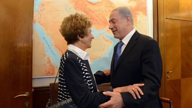 נתניהו עם המחכנת