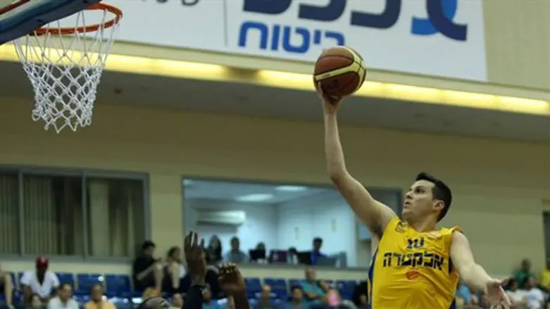 פניני. שלשות במאני-טיים