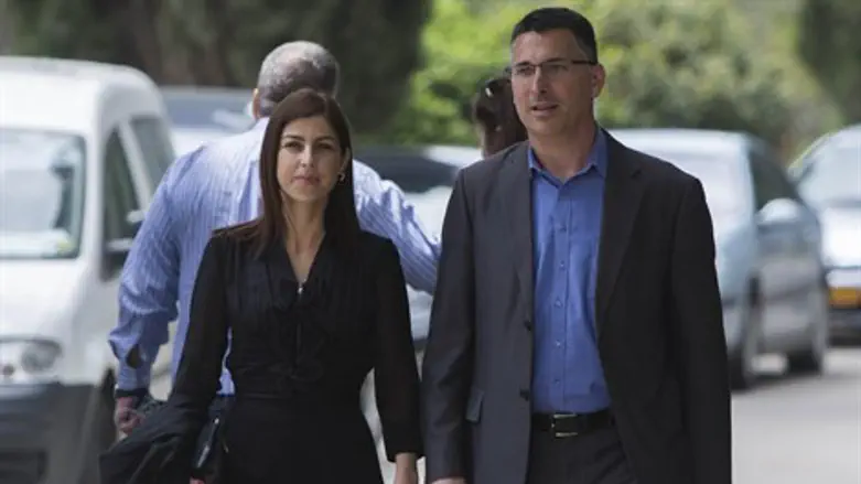 גיבוי. גאולה וגדעון