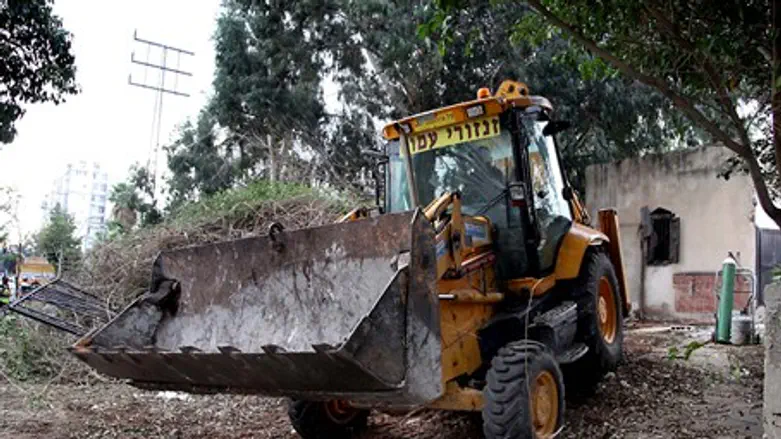 Tractor in Givat Amal Bet