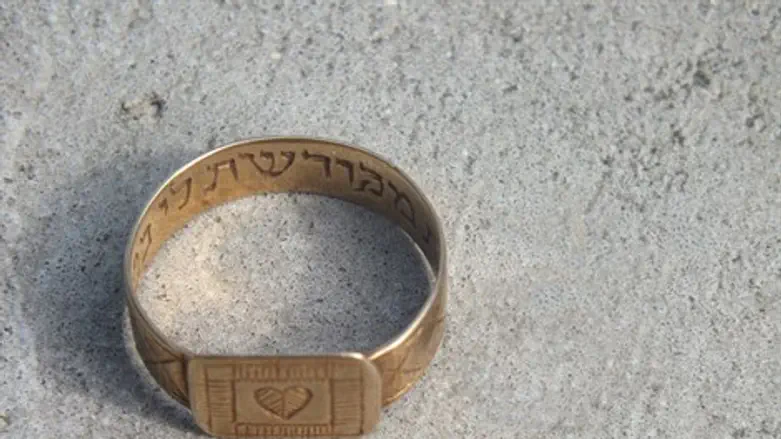 הטבעת שהתגלתה סמוך לתאי הגזים