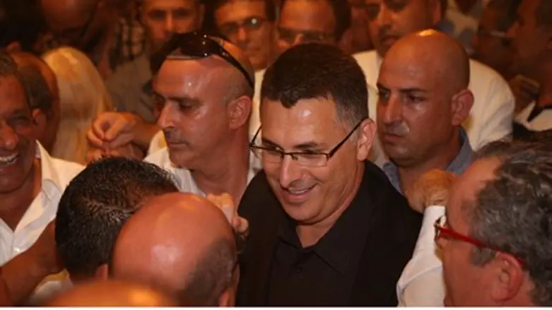גדעון סער