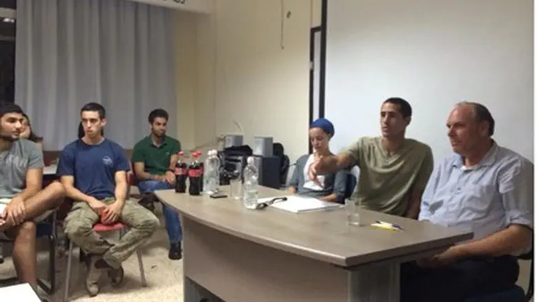 Семья Цвики Каплана, Иллюстрация