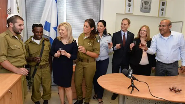 שרה נתניהו במשרדי קרן לב"י