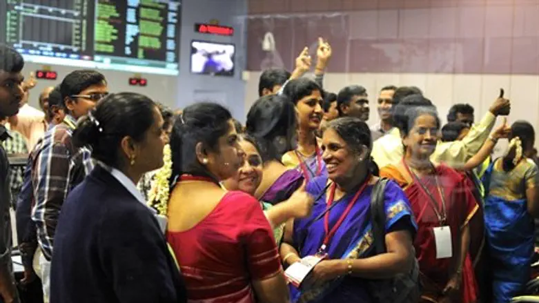 Indian scientists celebrate Mars Orbiter