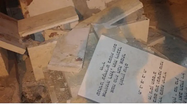 Уничтоженные надгробья на Хар ха-Зеитим