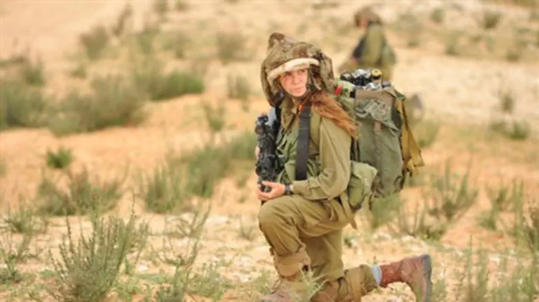 חיילת חיילות לוחמות ברדלס קרקל