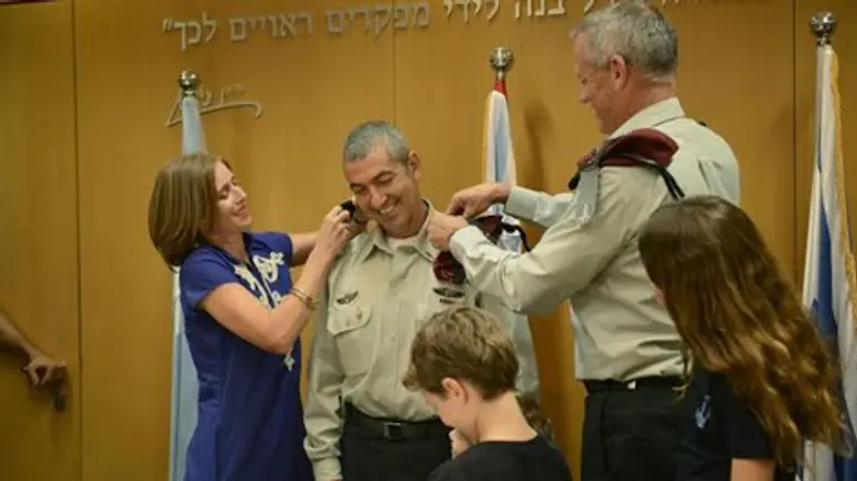 רוני נומה מועלה לדרגת אלוף