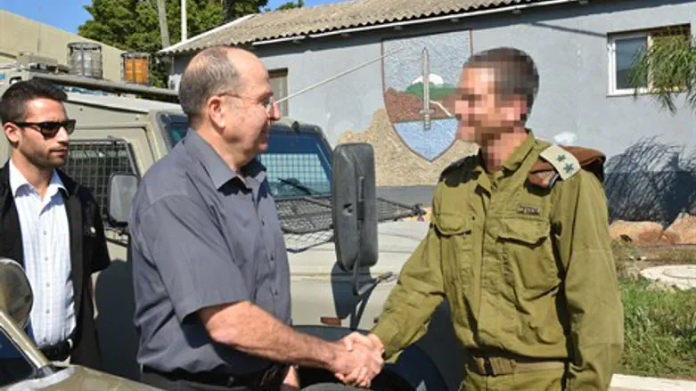 יעלון פוגש את סא"ל י'. היום