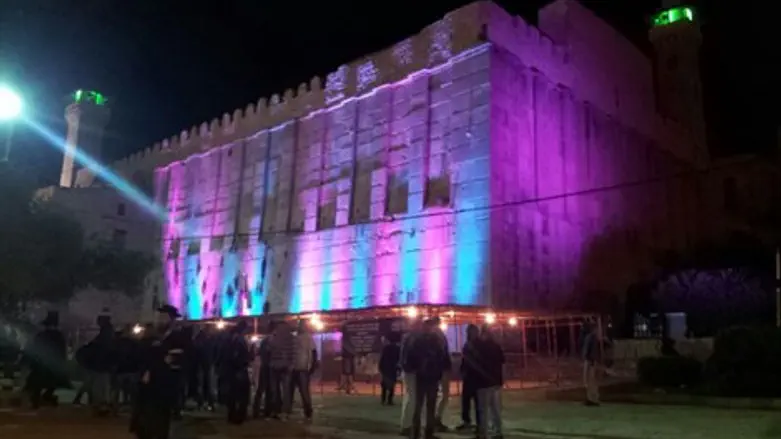 מערת המכפלה. הערב