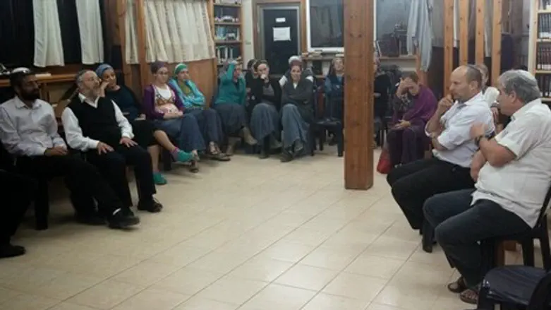 נפתלי בנט בגבעת אסף