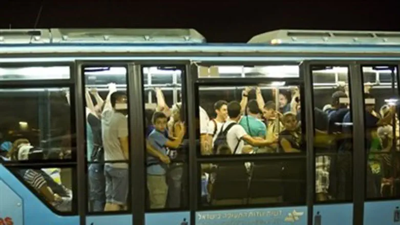 Standing on a bus (Illustration)