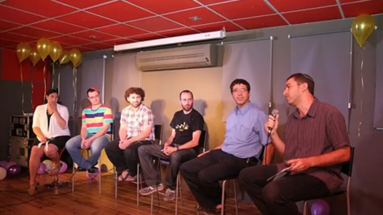 דתיים, ספונטניים עם חוש הומור