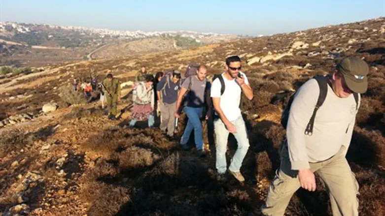 מטיילים בארץ יהודה