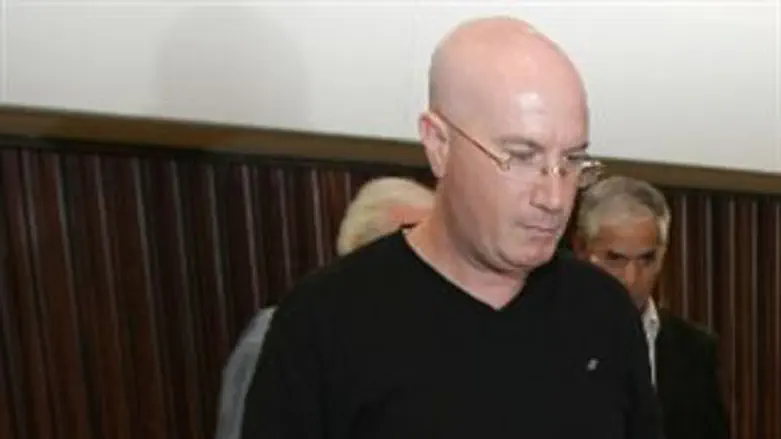 התפטר. בלשניקוב