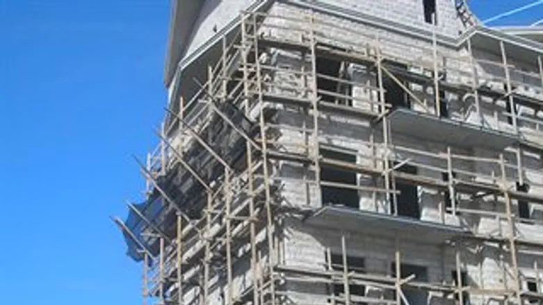 בונים ומשלמים