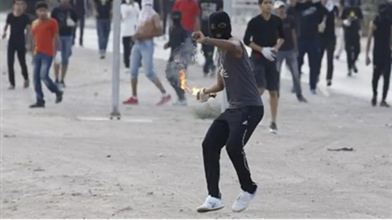 Molotov cocktail