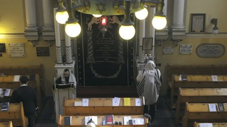 מודאגים. יהודים בהונגריה