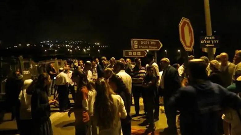 מוחים על היעדר ביטחון